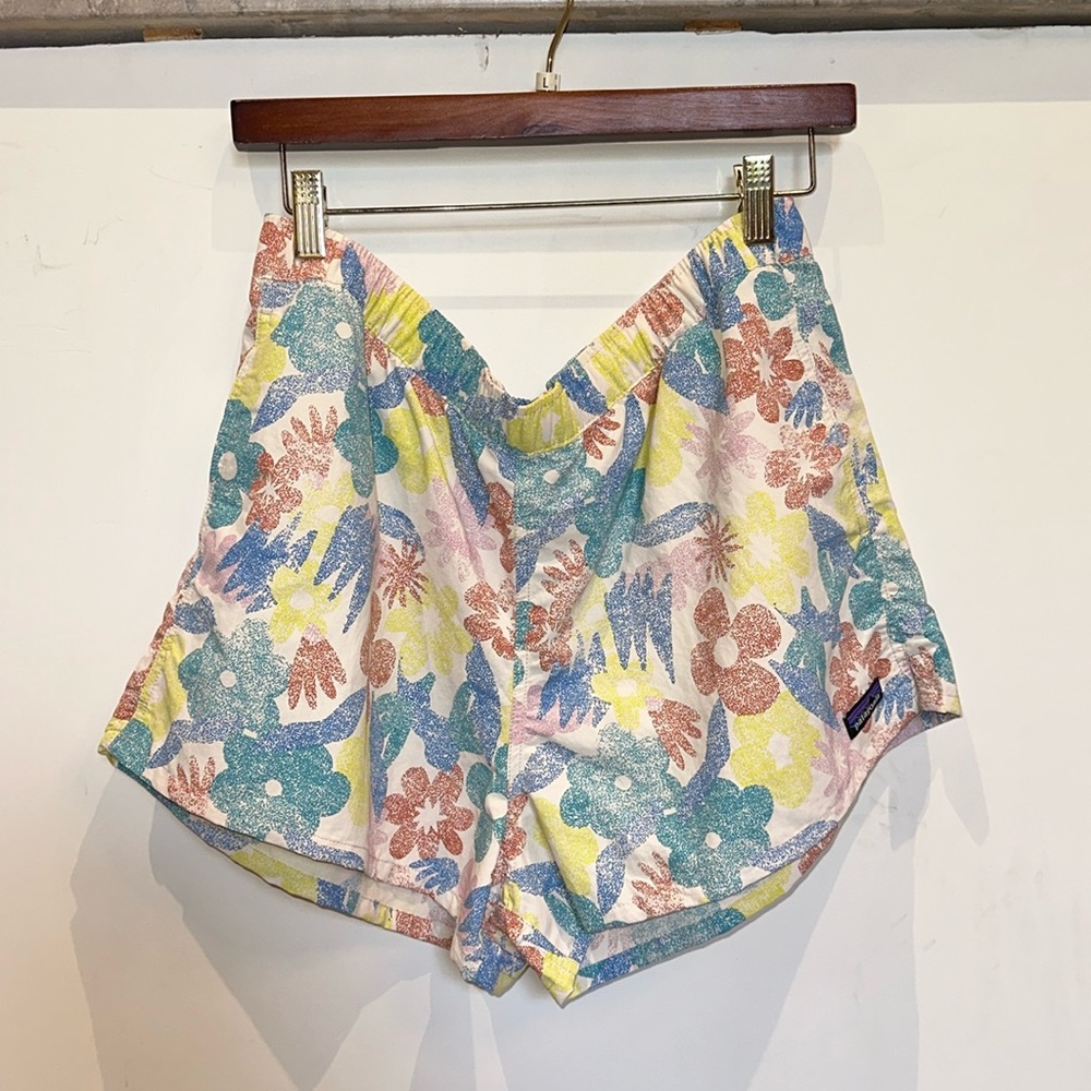 Patagonia Women’s Barely Baggies 2.5 in